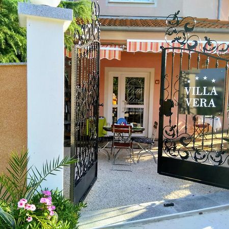 Hotel Villa Vera 2 Fazana Exterior photo