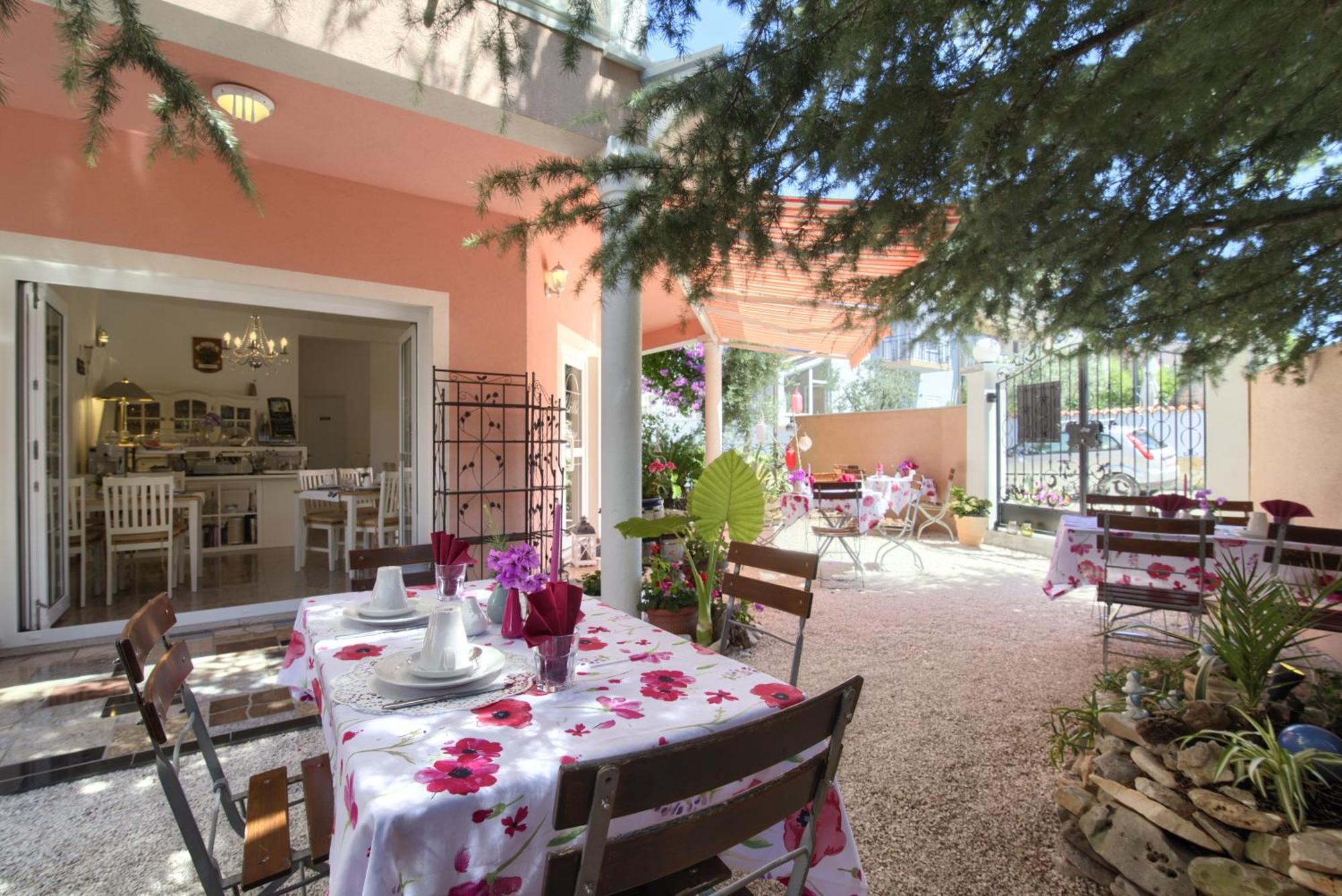 Hotel Villa Vera 2 Fazana Exterior photo